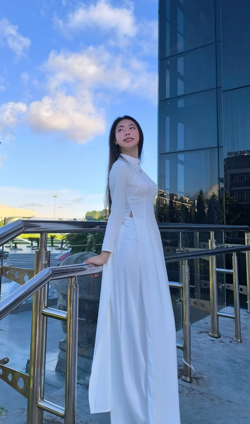 Áo dài trắng