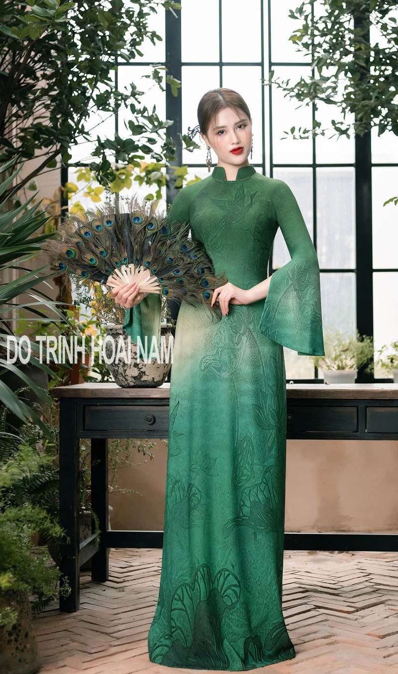 Liên Hoa Xanh Ngọc